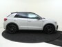 Volkswagen T-Roc 1.5 TSI R-Line Edition | Digital Cockpit Pro | Achteruitrijcamera | Navigatie | 19 Inch LM velgen | Easy open kofferklep | Keyless Entry & Start |