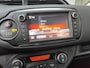 Toyota Yaris 1.3 VVT-i Lounge Clima Cruise Navi Camera LMV - RIJKLAAR -
