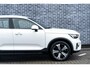Volvo XC40 Plug-in Hybrid T4 Ultimate Bright | Facelift | Navigatie | Panoramadak | Stoel-/Stuurverwarming | Harman Kardon Audio | Achteruitrijcamera | Cruise Control | Elek. Stoelen | Parkeersensoren Voor + Achter | Apple Carplay / Android Auto