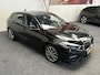 BMW 1-Serie 120 M SPORT DESIGN EDITION NAVIGATIE CRUISE CONTROL STOEL EN STUURVERWARMING PANORAMA SCHUIF/KANTELDAK BLUETOOTH TELEFOON APPLE CARPLAY/ANDROID PDC ZEER MOOI !! Brgl