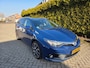 Toyota Auris Touring Sports 1.8 Hybrid Dynamic | 18" LM-velgen | Climate controle | Stoelverwarming | Spiegels electr. inklapbaar