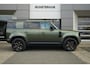 Land Rover Defender 110 P300e 110 Forest Edition | Schuif/Kantel Dak | Driver Assist Pack | Cold Climate Pack | Afneembare Trekhaak| Vaste Sleepogen |