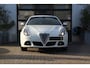 Alfa Romeo Giulietta 1.4 Turbo Super- SPORTIVA - LEER/ALCANTARA - STOELVERWARMING - LED - PARKEERSENSOREN - ISOFIX - 120PK