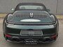 Porsche 911 Cabrio 992 3.0 Carrera S |PTS FOREST GREEN|LIFT|SP. CHRONO|PDCC|STOEL+STUURVERW.| 16455