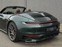 Porsche 911 Cabrio 992 3.0 Carrera S |PTS FOREST GREEN|LIFT|SP. CHRONO|PDCC|STOEL+STUURVERW.| 16455