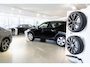 Volvo XC60 T6 AWD Ultra Dark | Luchtvering | Trekhaak | Stuur en stoelverwarming