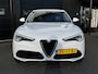 Alfa Romeo Stelvio 2.0 T AWD 280PK First Edition | 20'' | Stoel/Stuur verw. | Memory | Camera | Leder | €22.900,-