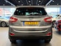 Hyundai ix35 1.6i GDI Go! 135 Pk Benzine * Navigatie * Stoelverwarming * Climate & Cruise Control * Vierseizoenenbanden * 17 "L.M. Velgen * Hoge Zit * Kilometer Autopas * Vingerhoets; Vierde Generatie Eersteklas Service !