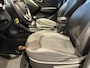 Hyundai ix35 1.6i GDI Go! 135 Pk Benzine * Navigatie * Stoelverwarming * Climate & Cruise Control * Vierseizoenenbanden * 17 "L.M. Velgen * Hoge Zit * Kilometer Autopas * Vingerhoets; Vierde Generatie Eersteklas Service !