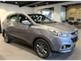Hyundai ix35 1.6i GDI Go! 135 Pk Benzine * Navigatie * Stoelverwarming * Climate & Cruise Control * Vierseizoenenbanden * 17 "L.M. Velgen * Hoge Zit * Kilometer Autopas * Vingerhoets; Vierde Generatie Eersteklas Service !