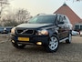 Volvo XC90 2.5 T Kinetic 5p. 2WD | Leder + Clima + Cruise nu €3.975,-!!