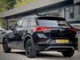 Volkswagen T-Roc 1.5 TSI AUT7 SPORT BLACK-EDITION PANODAK NAVI CAMERA DIGI-DASH APPLE-CARPLAY LED LMV PDC