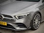 Mercedes-Benz A-klasse 220 AUT7 35AMG-PAKKET 285PK PANODAK LEDER CAMERA DIGI-DASH APPLE-CARPLAY LED LMV-19INCHE PDC