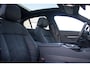 BMW 5-Serie 520i M-Sport Pro | BTW | 1 Eigenaar | Dealer Onderhouden | Full Option | 21 Inch | Pano | Sfeer | Carplay | Harman Kardon | Carbon | HUD | Donker Matrix LED | LED Grille | Full Maxton | Stoelventilatie | ACC | 360 View | Keyless | Fabrieksgarantie | Direct Beschikbaar