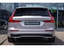 Volvo V60 2.0 T6 Plug-in hybrid AWD Plus Dark | Stoel & Stuurverwarming | Adaptieve Cruise + Pilot Assist | Sensoren Voor & Achter + Camera | Verwarmbare Voorruit | Google | Keyless Entry