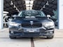 BMW 3-Serie 318i Executive *Head-Up Display | Clima | Navi | Cruise | Parkeersensoren*