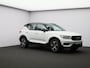 Volvo XC40 T2 Automaat R-Design Volvo XC40 T2 129PK / Automaat R-Design / Park Assist Pack / adaptieve cruise control / BLIS / Key Less / 18"/