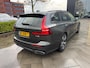 Volvo V60 2.0 T5 R-Design | Schuif/kantel Panoramadak | Stoel/stuurverwaring | Leder | parkeersensoren V+A | Apple carplay/android auto | Elektr. bedienbare achterklep |