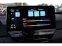 Volkswagen ID.3 Pro Business 58 kWh 204PK / 150kW, 58KWh Accu, 19" LMV met 4 seizoenenbanden, comfort pakket, stoelverwarming voor, assistance pakket (met camera), privacy glas, variable laadvloer, keyless access, adaptieve cruise control (acc) etc.