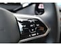 Volkswagen ID.3 Pro Business 58 kWh 204PK / 150kW, 58KWh Accu, 19" LMV met 4 seizoenenbanden, comfort pakket, stoelverwarming voor, assistance pakket (met camera), privacy glas, variable laadvloer, keyless access, adaptieve cruise control (acc) etc.