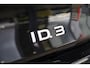 Volkswagen ID.3 Pro Business 58 kWh 204PK / 150kW, 58KWh Accu, 19" LMV met 4 seizoenenbanden, comfort pakket, stoelverwarming voor, assistance pakket (met camera), privacy glas, variable laadvloer, keyless access, adaptieve cruise control (acc) etc.