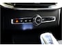 Volvo XC90 2.0 T8 AWD 335kW/456pk Aut8 Recharge Ultra Dark 7P LUCHTVERING + BOWERS&WILKINS + EL. TREKHAAK + PANORAMADAK + MASSAGE + HEAD-UP + STOEL-&STUURVERWARMING + LEDEREN DASHBOARD + 360 CAMERA + ACHTERBANKVERWARMING + 21" LM-VELGEN!
