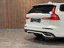 Volvo V60 T6 AWD Recharge R-Design Trekhaak | Adaptieve Cruise Control | Stoel en Stuurwielverwarming | Parkeercamera | Full LED Meesturende koplampen | Pilot Assist | BLIS Dode Hoek Detectie | Bestuurdersstoel elektrisch geheugen | Contour stoelen met wit stiksel en bies | Zitting verlenging voorstoelen | 19 Inch | Keyless Drive | Parkeersensoren voor+achter | Privacy Glass | Elektrisch bedienbare achterklep | DAB Radio | Apple Carplay/Android Auto | Volvo On Call met mobiele App functie |