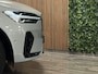 Volvo XC60 T6 AWD Recharge Plus Dark 360° Camera | All Season Banden | Harman Kardon | Adaptieve Cruise Control | Stoelverwarming voor+achter | Stuurwielverwarming | Full LED Meesturende koplampen | Pilot Assist | BLIS Dode Hoek Detectie | Elekrische voorstoelen geheugen | Contour Stoelen met wit stiksel en bies | Zitting verlenging voorstoelen | Schuifdak | 19 Inch | Google Infotainment | Keyless Drive | Parkeersensoren voor+achter | Privacy Glass | Elektrisch bedienbare achterklep | DAB Radio | Apple Carplay/Android Auto | Draadloos telefoon opladen | Volvo On Call met mobiele App functie | Vapour Grey Metallic |
