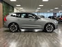 Volvo XC60 T6 AWD Recharge Ultra Dark MY26 | Trekhaak | All Season banden | 360 Camera | Head-Up Display | Harman Kardon | Adaptieve Cruise Control | Stoelverwarming voor+achter | Stuurwielverwarming | Schuifdak | Full LED Meesturende koplampen | Pilot Assist | BLIS Dode Hoek Detectie | Elektrische voorstoelen geheugen | Cardamom Quilted bekleding | Zitting verlenging voorstoelen | Lederen dashboard | 20 Inch | Google Infotainment | Keyless Drive | Elektrisch bedienbare achterklep | DAB Radio | Apple Carplay/Android Auto | Draadloos telefoon opladen | Volvo On Call met mobiele App functie | Vapour Grey Metallic |