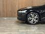 Volvo V60 T6 AWD Recharge R-Design Adaptieve Cruise Control | Stoel en Stuurwielverwarming | Parkeercamera | Full LED Meesturende koplampen | Pilot Assist | Bestuurdersstoel elektrisch geheugen | Contour stoelen met wit stiksel en bies | Zitting verlenging voorstoelen | 18 Inch | Keyless Drive | Parkeersensoren voor+achter | Privacy Glass | Elektrisch bedienbare achterklep | DAB Radio | Apple Carplay/Android Auto | Volvo On Call met mobiele App functie |