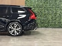 Volvo V60 T6 AWD Recharge R-Design Adaptieve Cruise Control | Stoel en Stuurwielverwarming | Parkeercamera | Full LED Meesturende koplampen | Pilot Assist | Bestuurdersstoel elektrisch geheugen | Contour stoelen met wit stiksel en bies | Zitting verlenging voorstoelen | 18 Inch | Keyless Drive | Parkeersensoren voor+achter | Privacy Glass | Elektrisch bedienbare achterklep | DAB Radio | Apple Carplay/Android Auto | Volvo On Call met mobiele App functie |