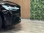 Volvo V60 T6 AWD Recharge R-Design Adaptieve Cruise Control | Stoel en Stuurwielverwarming | Parkeercamera | Full LED Meesturende koplampen | Pilot Assist | Bestuurdersstoel elektrisch geheugen | Contour stoelen met wit stiksel en bies | Zitting verlenging voorstoelen | 18 Inch | Keyless Drive | Parkeersensoren voor+achter | Privacy Glass | Elektrisch bedienbare achterklep | DAB Radio | Apple Carplay/Android Auto | Volvo On Call met mobiele App functie |