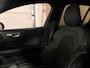 Volvo V60 T6 AWD Recharge R-Design Adaptieve Cruise Control | Stoel en Stuurwielverwarming | Parkeercamera | Full LED Meesturende koplampen | Pilot Assist | Bestuurdersstoel elektrisch geheugen | Contour stoelen met wit stiksel en bies | Zitting verlenging voorstoelen | 18 Inch | Keyless Drive | Parkeersensoren voor+achter | Privacy Glass | Elektrisch bedienbare achterklep | DAB Radio | Apple Carplay/Android Auto | Volvo On Call met mobiele App functie |