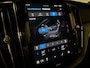 Volvo XC60 T6 AWD Recharge Plus Dark 360° Camera | Harman Kardon | All Season Banden | Adaptieve Cruise Control | Stoelverwarming voor+achter | Stuurwielverwarming | Full LED Meesturende koplampen | Pilot Assist | BLIS Dode Hoek Detectie | Elekrische voorstoelen geheugen | Contour Stoelen met wit stiksel en bies | Zitting verlenging voorstoelen | Schuifdak | 19 Inch | Google Infotainment | Keyless Drive | Parkeersensoren voor+achter | Privacy Glass | Elektrisch bedienbare achterklep | DAB Radio | Apple Carplay/Android Auto | Draadloos telefoon opladen | Volvo On Call met mobiele App functie | Onyx Black Metallic |