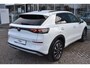 Volkswagen T-Roc Life First Edition Inclusief €2000,- inruilvoordeel | 'App-Connect' draadloze smartphone integratie | Automatische afstandsregeling (Adaptive Cruise Control) | Buitenspiegels elektrisch instel-, verwarm- en inklapbaar