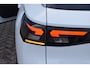 Volkswagen T-Roc Life First Edition Inclusief €2000,- inruilvoordeel | 'App-Connect' draadloze smartphone integratie | Automatische afstandsregeling (Adaptive Cruise Control) | Buitenspiegels elektrisch instel-, verwarm- en inklapbaar