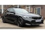 BMW 3-Serie Touring 320i M-SPORT / PANO / LED / TREKHAAK / 19''/ SHADOW