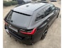 BMW 3-Serie Touring 320i M-SPORT / PANO / LED / TREKHAAK / 19''/ SHADOW