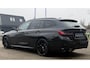 BMW 3-Serie Touring 320i M-SPORT / PANO / LED / TREKHAAK / 19''/ SHADOW