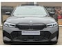 BMW 3-Serie Touring 320i M-SPORT / PANO / LED / TREKHAAK / 19''/ SHADOW