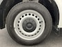 Volkswagen Transporter 2.0 TDI L2H1 150PK Automaat Airco Cruise Control Apple Carplay Verwarmbare stoel en vooruit