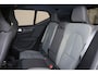 Volvo XC40 B3 Plus Black Edition - Panorama/schuifdak - IntelliSafe Assist & Surround - 360º Camera - Harman/Kardon audio - Verwarmde voorstoelen & stuur - Parkeersensoren voor & achter - Elektr. bedienb. voorstoelen met geheugen links - Draadloze tel. lader - Extra getint glas - Elektr. inklapbare trekhaak - 20' LMV