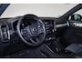 Volvo XC40 B3 Plus Black Edition - Panorama/schuifdak - IntelliSafe Assist & Surround - 360º Camera - Harman/Kardon audio - Verwarmde voorstoelen & stuur - Parkeersensoren voor & achter - Elektr. bedienb. voorstoelen met geheugen links - Draadloze tel. lader - Extra getint glas - Elektr. inklapbare trekhaak - 20' LMV