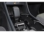 Volvo XC40 B3 Plus Black Edition - Panorama/schuifdak - IntelliSafe Assist & Surround - 360º Camera - Harman/Kardon audio - Verwarmde voorstoelen & stuur - Parkeersensoren voor & achter - Elektr. bedienb. voorstoelen met geheugen links - Draadloze tel. lader - Extra getint glas - Elektr. inklapbare trekhaak - 20' LMV