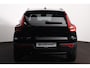 Volvo XC40 B3 Plus Black Edition - Panorama/schuifdak - IntelliSafe Assist & Surround - 360º Camera - Harman/Kardon audio - Verwarmde voorstoelen & stuur - Parkeersensoren voor & achter - Elektr. bedienb. voorstoelen met geheugen links - Draadloze tel. lader - Extra getint glas - Elektr. inklapbare trekhaak - 20' LMV