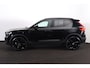 Volvo XC40 B3 Plus Black Edition - Panorama/schuifdak - IntelliSafe Assist & Surround - 360º Camera - Harman/Kardon audio - Verwarmde voorstoelen & stuur - Parkeersensoren voor & achter - Elektr. bedienb. voorstoelen met geheugen links - Draadloze tel. lader - Extra getint glas - Elektr. inklapbare trekhaak - 20' LMV