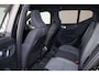 Volvo XC40 B3 Plus Black Edition - Panorama/schuifdak - IntelliSafe Assist & Surround - 360º Camera - Harman/Kardon audio - Verwarmde voorstoelen & stuur - Parkeersensoren voor & achter - Elektr. bedienb. voorstoelen met geheugen links - Draadloze tel. lader - Extra getint glas - Elektr. inklapbare trekhaak - 20' LMV