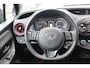 Toyota Yaris DESIGN-RED 5-DEURS TREKHAAK CLIMA CAMERA LED 16"LM-VELGEN MISTLAMPEN CRUISE NL-AUTO