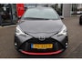 Toyota Yaris DESIGN-RED 5-DEURS TREKHAAK CLIMA CAMERA LED 16"LM-VELGEN MISTLAMPEN CRUISE NL-AUTO