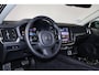 Volvo V60 T6 Recharge AWD Plus Dark - IntelliSafe Assist & Surround - 360º Camera - Harman/Kardon audio - Adaptieve LED koplampen - Verwarmde voorstoelen, stuur & achterbank - Parkeersensoren voor & achter - Elektr. bedienb. voorstoelen met geheugen - Extra getint glas - 19' LMV